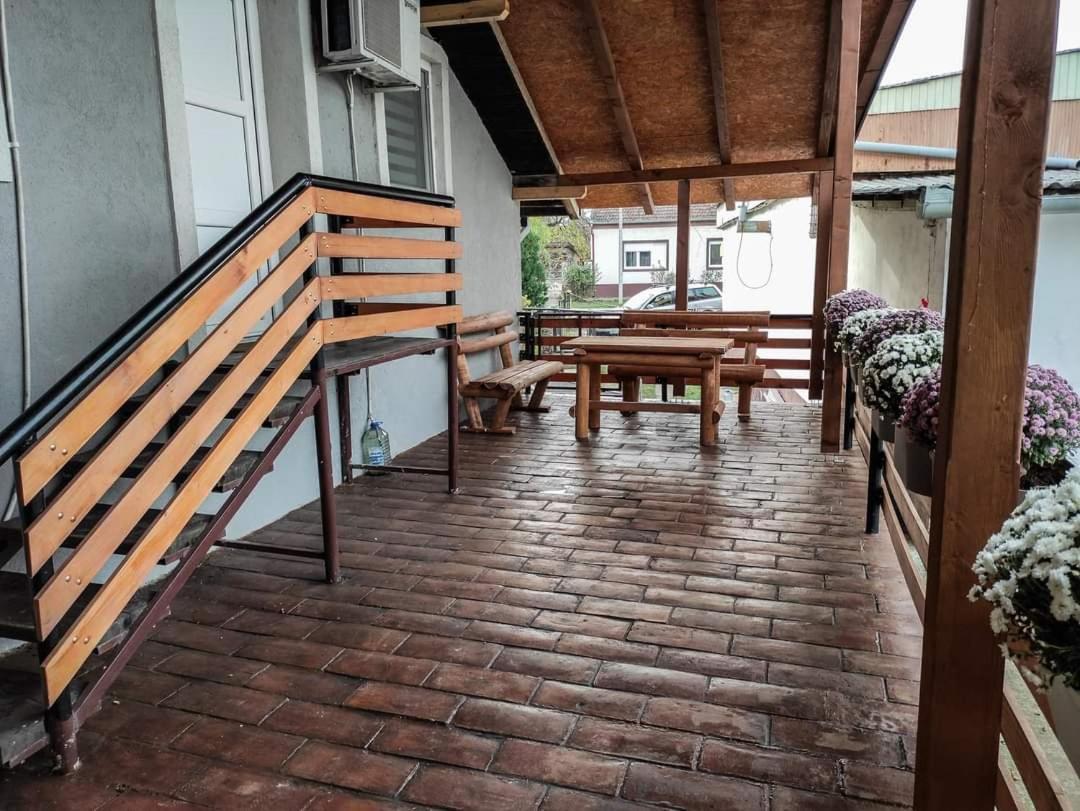 Appartement S. A. L. Prenociste à Zrenjanin Extérieur photo